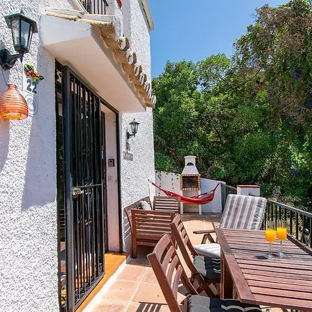 Casa Christabel Y Casa Annabel 베날마데나코스타